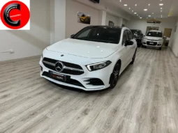 Mercedes-Benz A 180d Premium AMG pieno